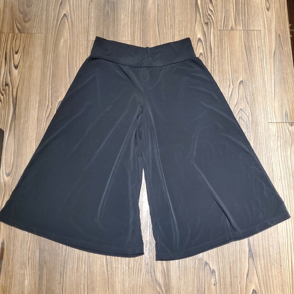 AGB Black Wide Leg Gaucho Pants Cropped Capris Culottes Stretch Lounge Work M